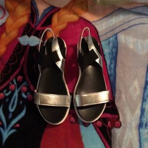 Women’s shoes